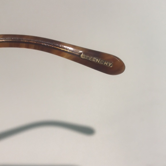 Givenchy Sunglasses - Picture 5 of 6